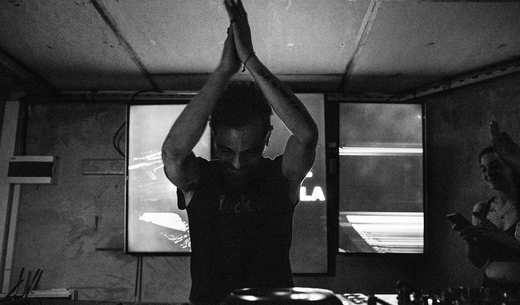 Michel Lauriola performing